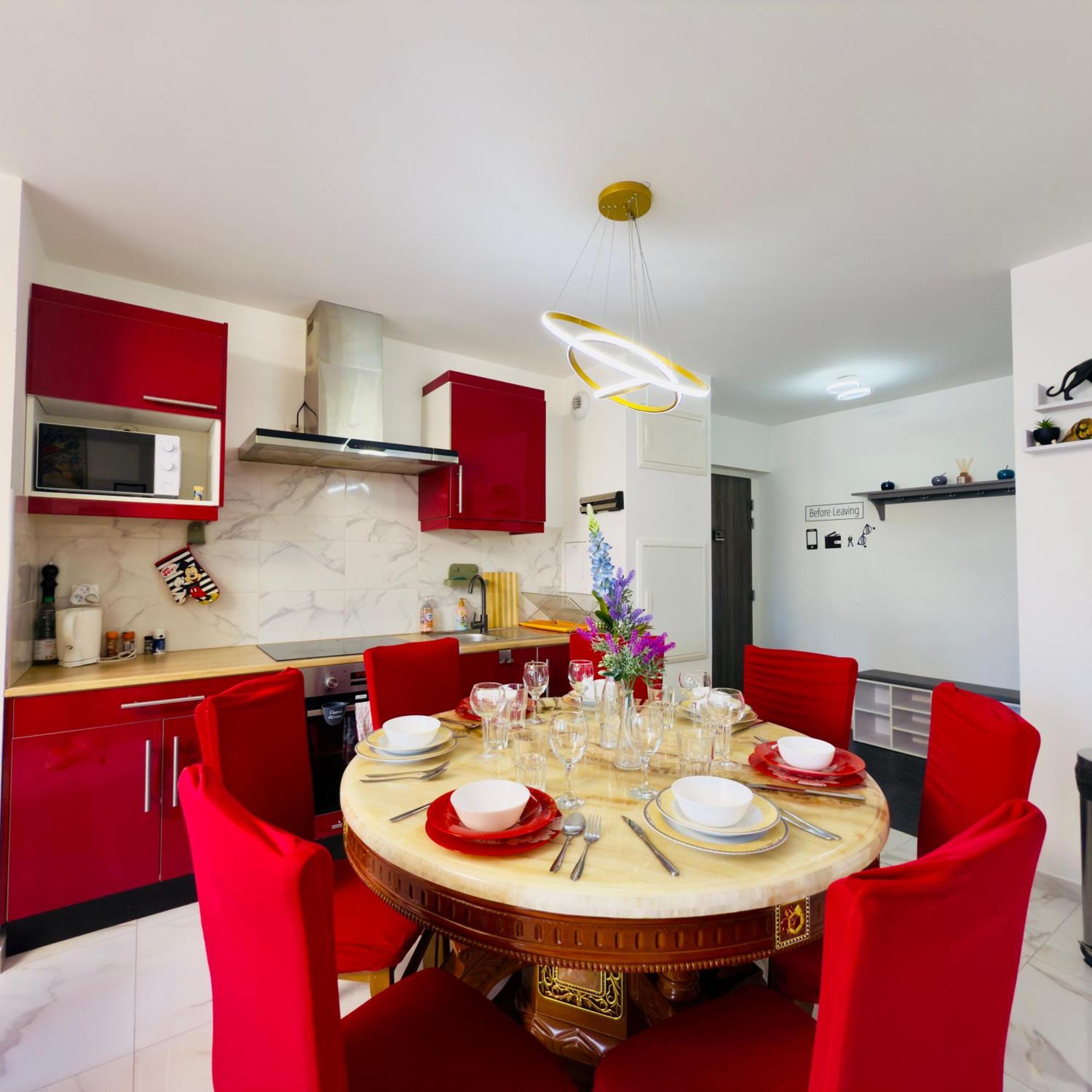 Le Lion D'Or - Parking - Netflix - Wifi - Nerf Apartment Bussy-Saint-Georges Exterior photo